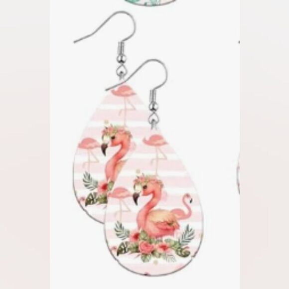 Flamingo teardrop earrings wooden new e17 - Picture 1 of 1
